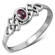 Garnet Cab Celtic Knot Silver Ring, r587